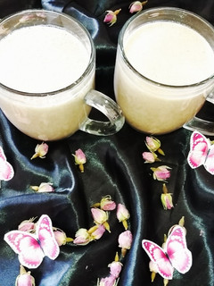 عکسی از دستور میلک شیک خرمایی