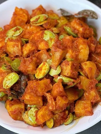 Easy Steps to Prepare Sambal Udang Kentang dengan Peteuy the So Delicious Really delicious