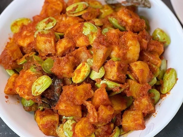 Easy Steps to Prepare Sambal Udang Kentang dengan Peteuy the So Delicious Really delicious