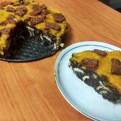 A picture of No bake biscuit cake.