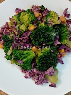 عکسی از دستور سالاد کلم بروکلی ساده