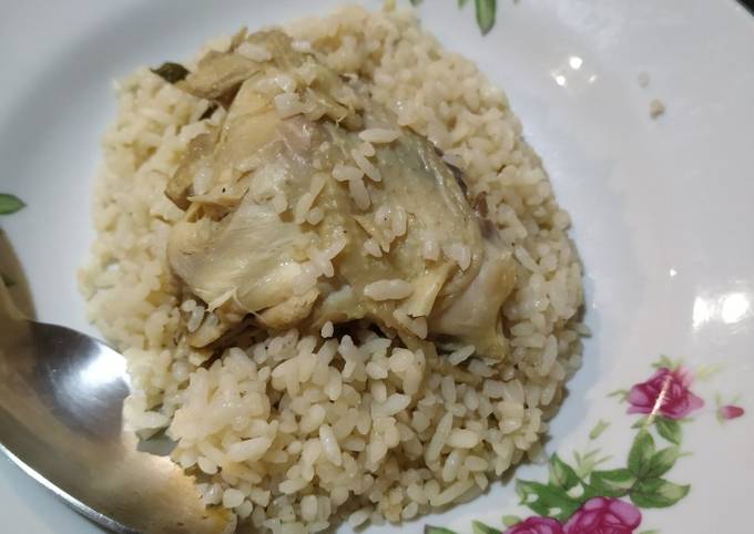 Hainan Rice Rice Cooker Resep Hainan chicken rice ricecooker oleh Vina - Cookpad