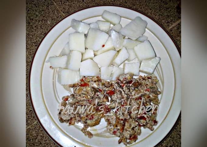 Simple Way to Make Speedy Boiled yam and scrambled egg
