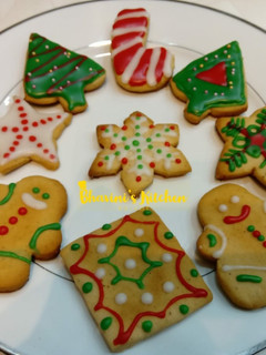 જીંજરબ્રેડ કુકીઝ (Ginger Bread Cookies Recipe In Gujarati) રેસીપી મુખ્ય ફોટો