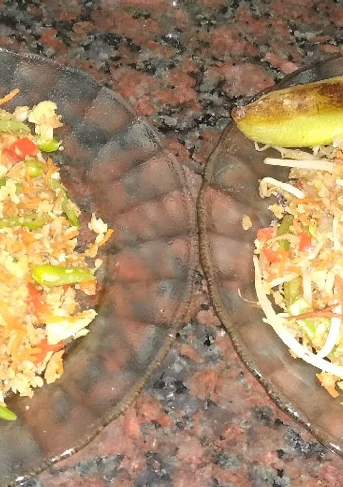 Una foto de Cuscús de coliflor (ensalada tibia)
