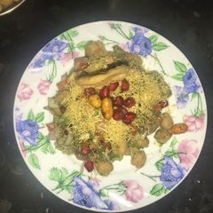 A picture of Chole chat.
