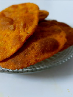A picture of Masala saunf puri.