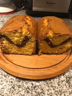 Una foto de Budín de Mandarina relleno de chocolate 🍫