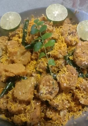દુધી ના મુઠીયા (Dudhi Na Muthiya Recipe In Gujarati) રેસીપી મુખ્ય ફોટો