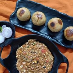 A picture of Litti chokha in pressure cooker(bihari style).