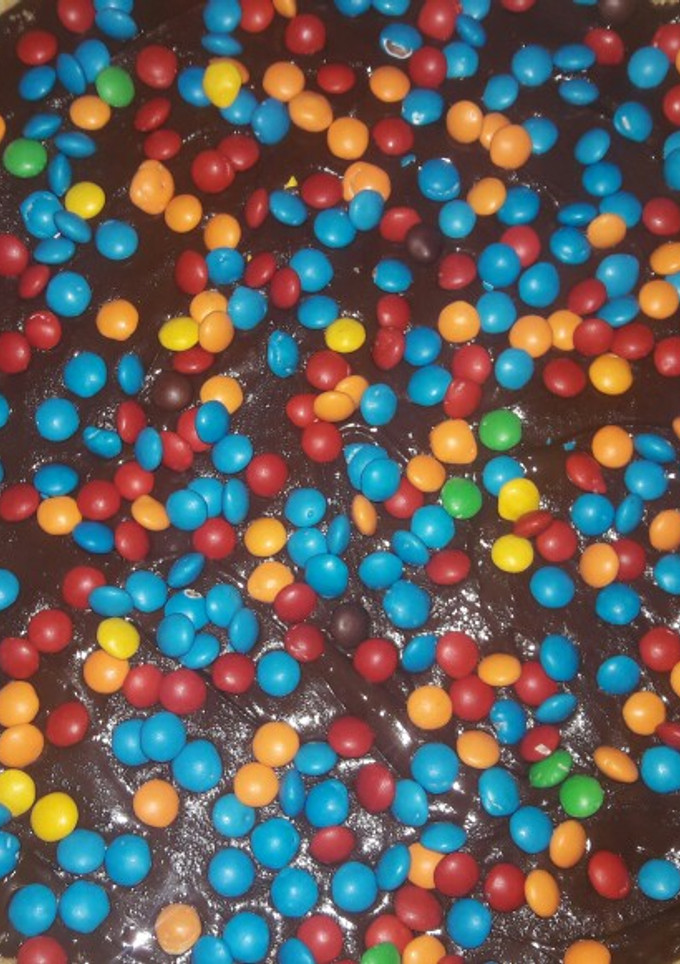 Una foto de Tarta Toffi 🍫 sin cocción con masa de galleta 🍪