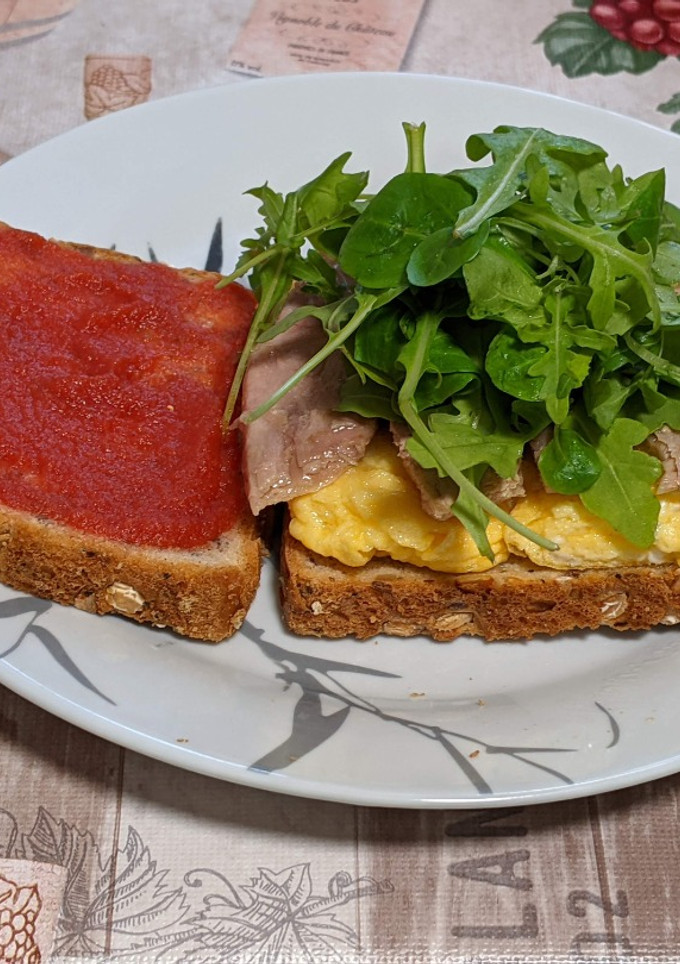 Una foto de Sándwich proteico para tarde de entrenamiento