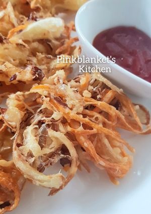 A picture of Crispy Mixed Vegetable Fritters.