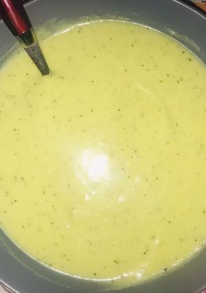 Una foto de Crema de calabacín 🥣🥄🤤
