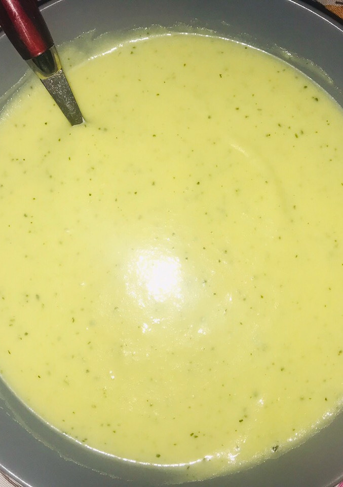Una foto de Crema de calabacín 🥣🥄🤤
