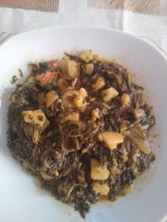Una foto de Espinacas con patata y chorizo