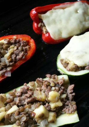 Una foto de Pimentón y Calabacín rellenos