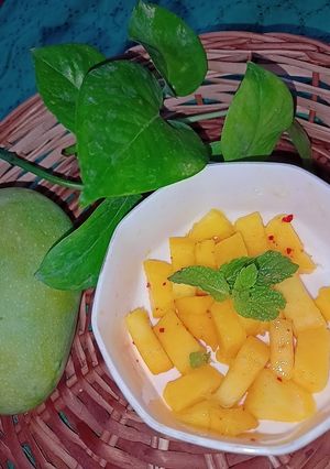 A picture of Mango salsa.