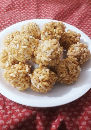 मुरमुरा लड्डू(murmura recipe in hindi) रेसिपी मुख्य फोटो