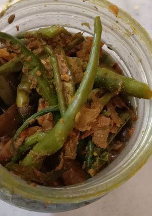 A picture of Green chilli Pickle.