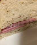 Sándwich de jamón cocido y queso Roquefort