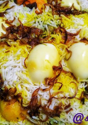 চিকেন বিরিয়ানি(chicken biriyani recipe in bengali) রেসিপির প্রধান ছবি