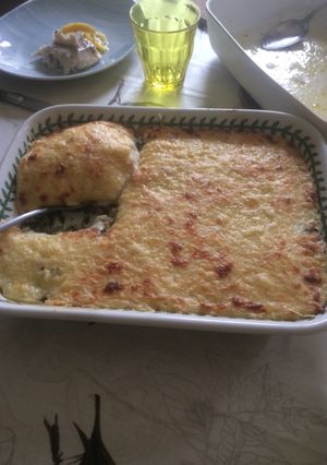 Une photo de Gratin d'épinard en feuille avec sa sauce béchamel