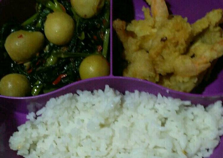 Tumis Kangkung vs Udang Tepung