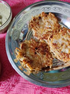 உருளைக்கிழங்கு பேன் கேக்(potato pan cake recipe in tamil) செய்முறை முக்கிய புகைப்படம்