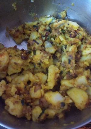 A picture of Hing jeera aloo.