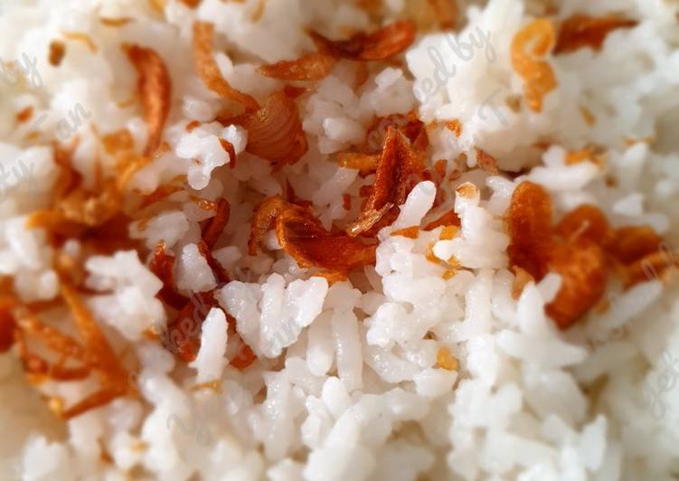 Langkah Mudah untuk Menyiapkan Nasi uduk rice cooker yang Enak
