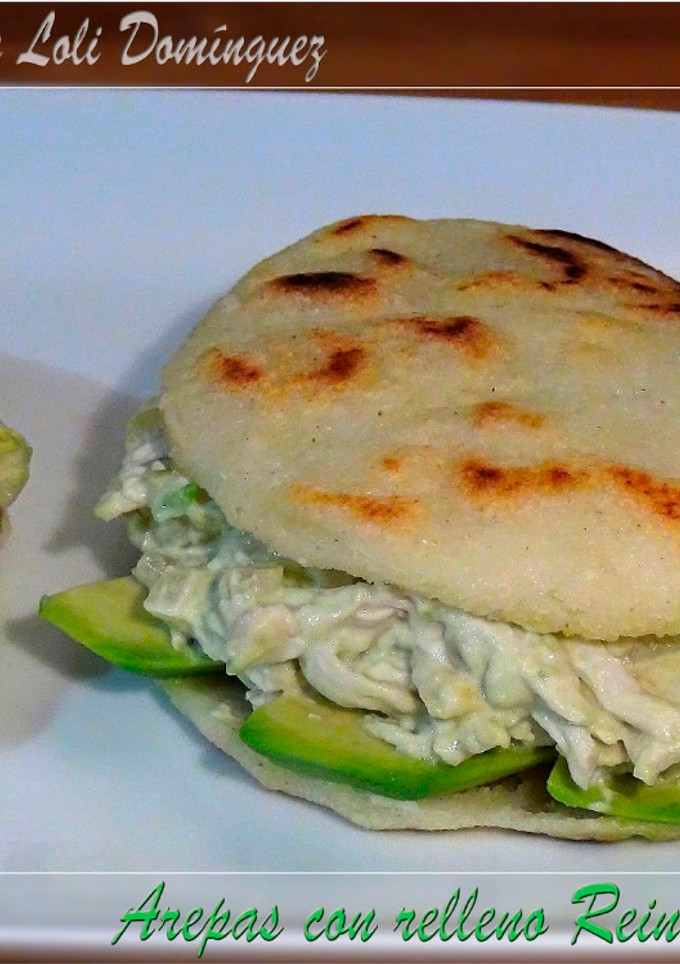 Una foto de Arepas con relleno Reina Pepiada