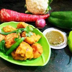A picture of Mix veg pakoda.