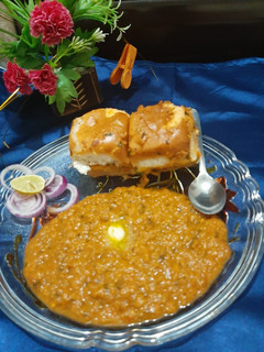 मुंबई स्टाइल पाव भाजी (Mumbai Style Pav Bhaji Recipe in Hindi) रेसिपी मुख्य फोटो