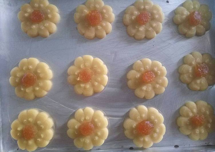 Resep Kue Semprit Bentuk Bunga🌼 yang Bisa Manjain Lidah