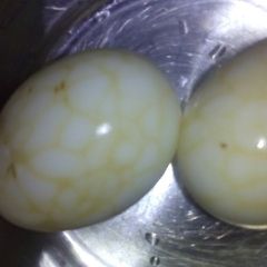 A picture of Stained eggs.