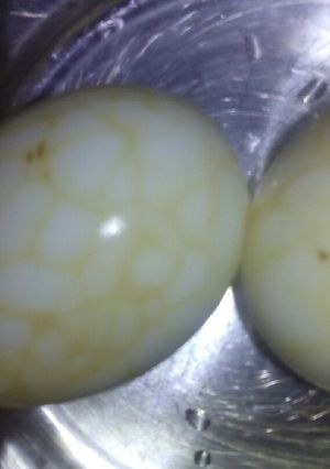 A picture of Stained eggs.