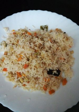A picture of Easy egg fried rice.