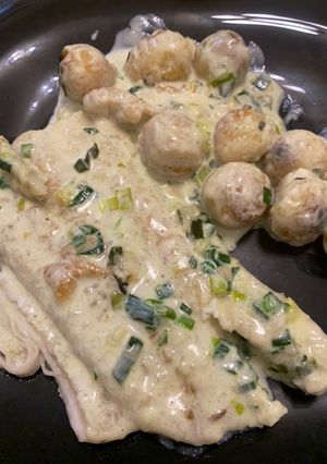 Una foto de Filet al verdeo con papas