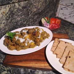 A picture of Haryali aloo (left over aloo).