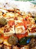 Bastoncini di Merluzzo con Pomodori Freschi, Olive Nere e Capperi al Cartoccio