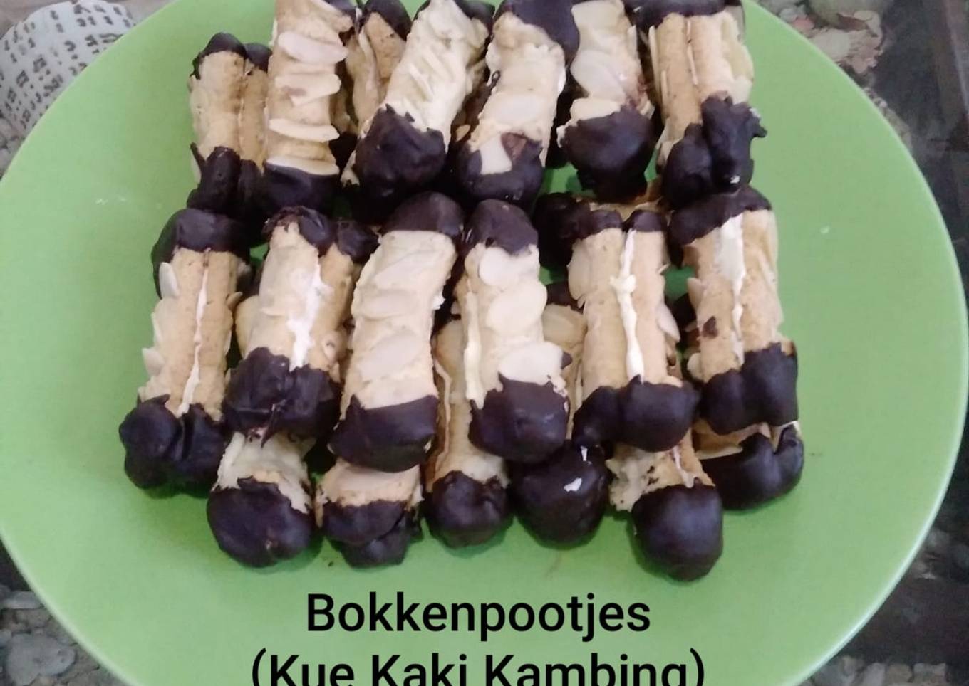 Bokkenpootjes (kue kering kaki kambing)