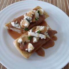 A picture of Sig's Crostini sweet and salty.