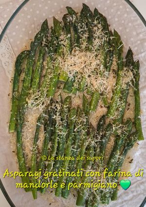 Foto di Asparagi Gratinati con Farina di Mandorle e Parmigiano💚