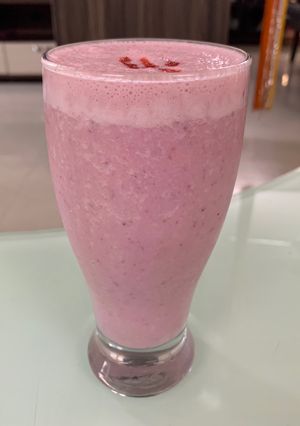 A picture of Strawberry Shake.