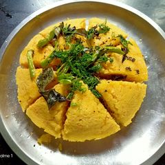 A picture of Dhokla in Microwave.