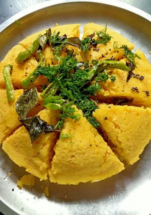 A picture of Dhokla in Microwave.