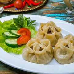 A picture of Buuz (steamed dumplings) (Mongolia).