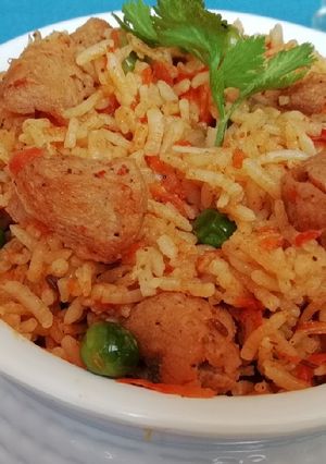 A picture of Carrot and soya chunks pulao.