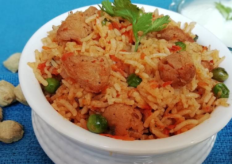 Carrot and soya chunks pulao